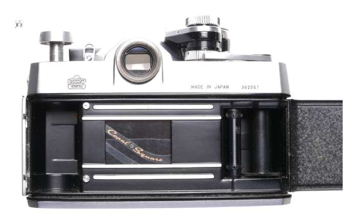 Nikkorex rare Nikon SLR classic film camera Nikkor-Q 2.8 f=135mm lens
