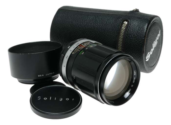 Soligor 1:2.8 135mm camera tele lens P mount M42 Universal Pentax Praktica