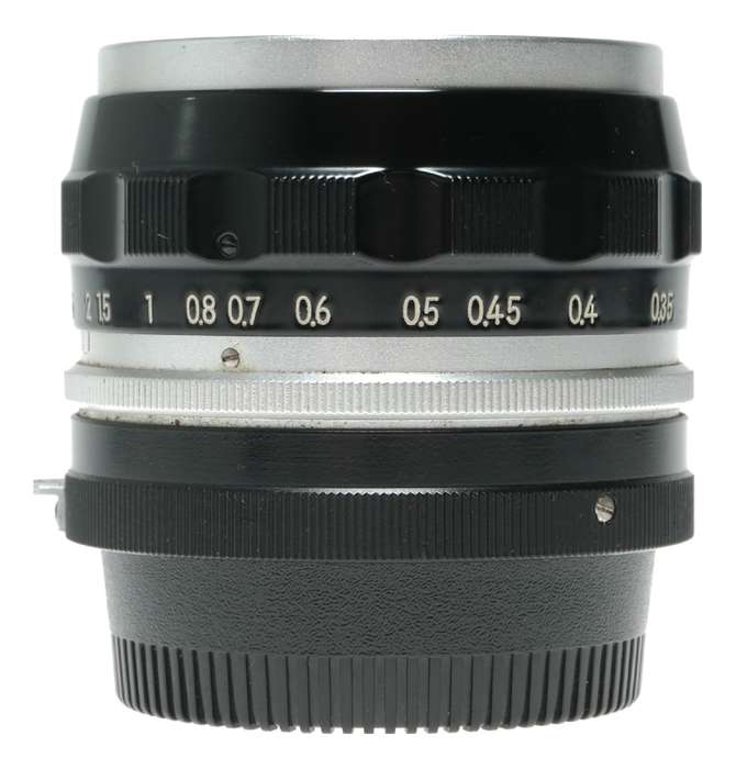 Nippon Kogaku Nikkor-S Auto 1:2.8 f=35mm wide angle camera lens