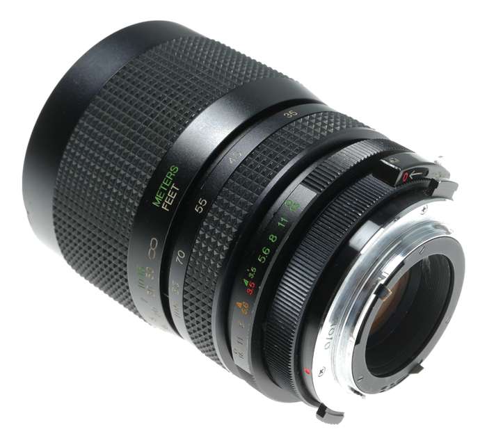 Vivitar Close Focusing Auto Zoom 1:3.5 35-105mm Olympus OM camera lens