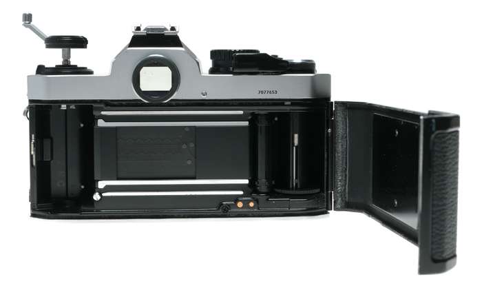 Nikon FM2 SLR Film Camera 1.8/50 Series E 2.8/28 Elicar V-HQ Macro Lenses