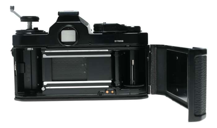 Nikon FM2 SLR Black Film Camera 1:2.8/28 Nikkor 1:2.5/105 Lenses Caps