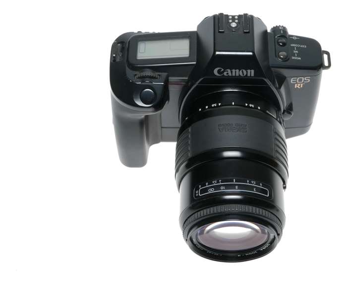 Canon EOS RT 35mm SLR Camera Sigma Zoom Lens 1:3.5-4.4 f=35-135mm