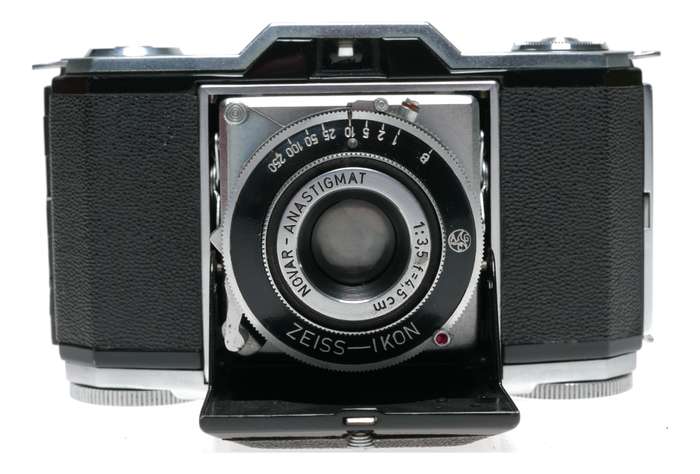 Zeiss Ikon Ikonta 35 522/24 Folding Camera Novar 1:3.5 f=4.5cm