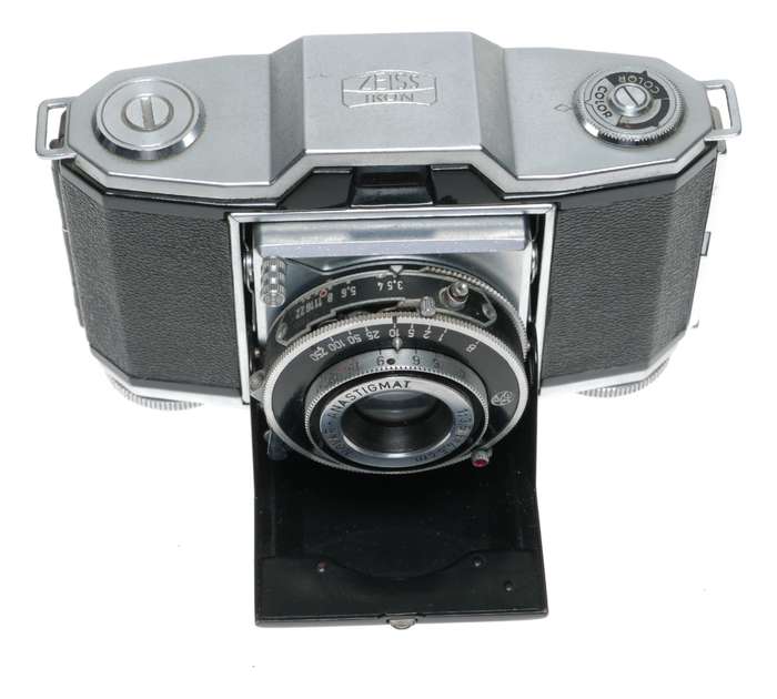 Zeiss Ikon Ikonta 35 522/24 Folding Camera Novar 1:3.5 f=4.5cm