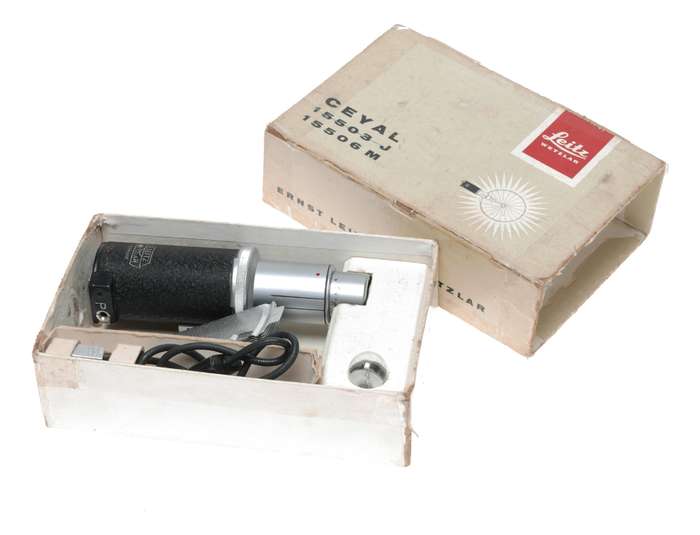 CEYAL Leitz vintage 35mm camera flash 15506 M boxed used