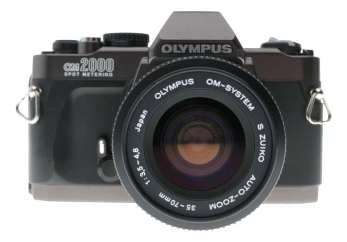 Olympus OM2000 35mm Film Camera S Zuiko Auto-Zoom 35-70 1:3.5-4.8
