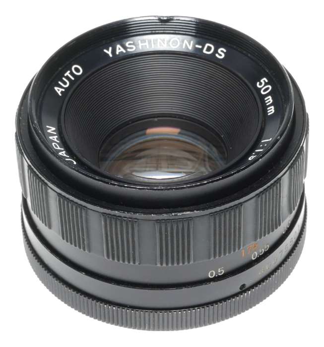 Yashica Auto Yashinon-DS 1:1.9 50mm Camera Lens