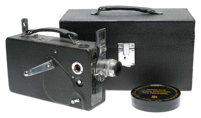 Kodak Cine Model K 16mm Spring Motor Movie Camera in Original Case