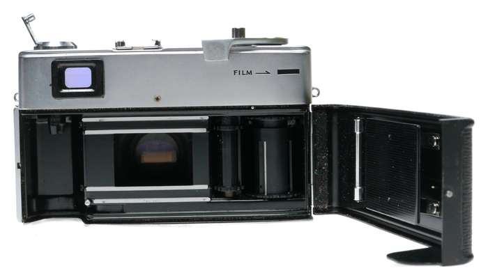 Minolta Hi-Matic 11 Super 3 Circuit Camera Rokkor-PF 1:1.7 f=45mm