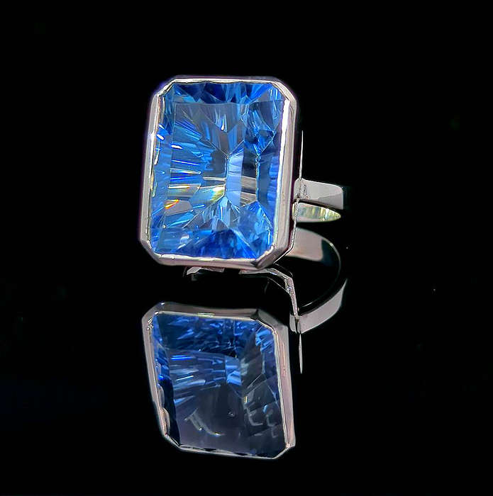 Mystique Large - Mystic Topaz