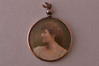 Victorian Picture Locket |  |