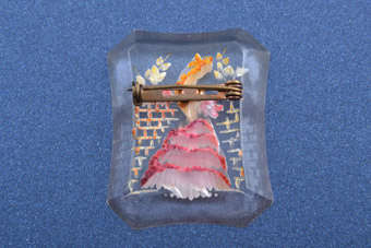 Lucite 1940's Brooch |  |