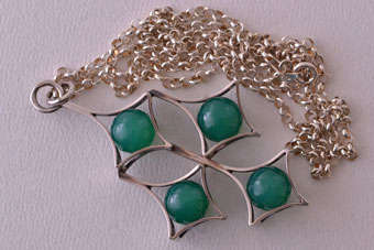 Silver Retro Pendant |  |