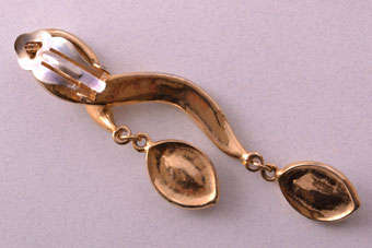 Vintage Clip On Earrings |  |