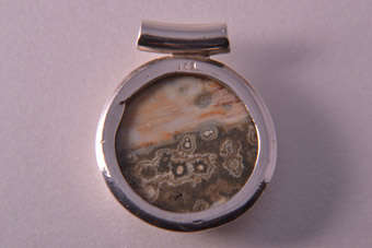 Silver Modern Pendant |  |