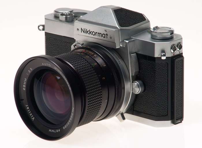 NIKKORMAT SLR AUTO WIDE ANGLE 2.5/28 VIVITAR LENS CASE