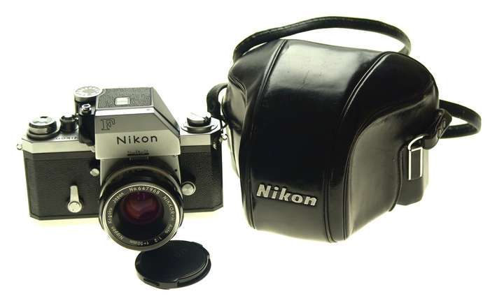 NIKON F VINTAGE SLR CAMERA HOLLOW WINDER CHROME CASE MINT- NIKKOR-H 2/50mm f=50