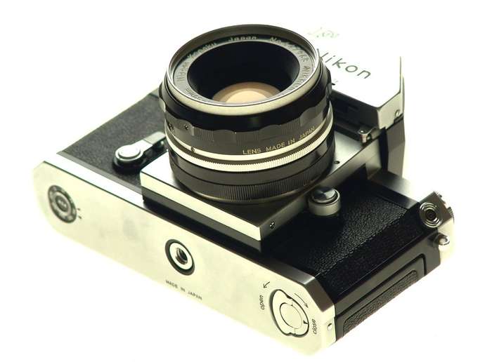 NIKON F VINTAGE SLR CAMERA HOLLOW WINDER CHROME CASE MINT- NIKKOR-H 2/50mm f=50
