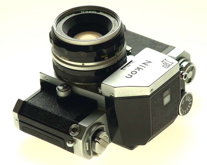 NIKON F VINTAGE SLR CAMERA HOLLOW WINDER CHROME CASE MINT- NIKKOR-H 2/50mm f=50