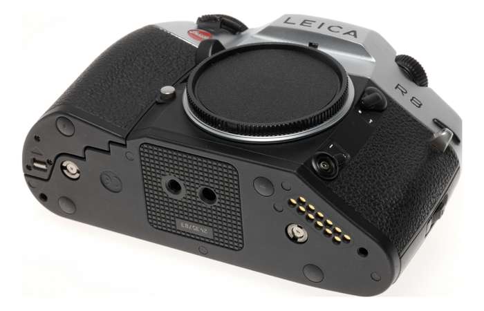 Leica R8 SLR 35mm film camera Sliver chrome body boxed 10080