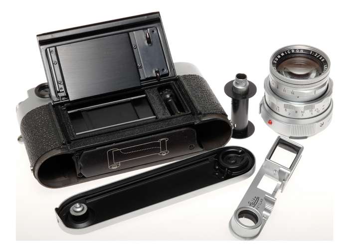 Leica M3 Rangefinder 35mm Film Camera Summicron 1:2/50 in Box