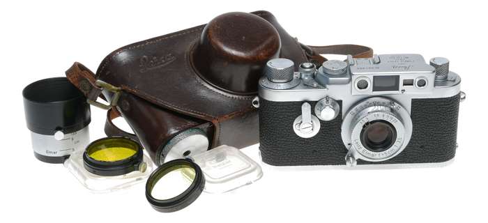 Leica IIIG camera body 35mm rangefinder Red scale Elmar f=5cm 1:3.5 lens