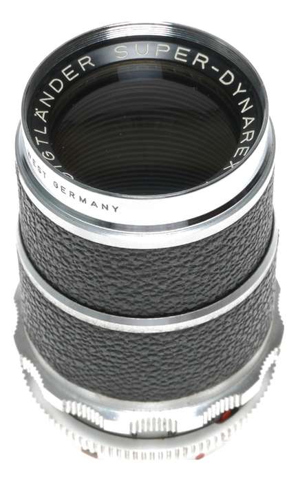 Super-Dynarex 1:4/135 Voigtlander tele lens for SLR f=135mm cased