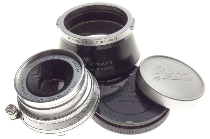 Mint- f3.5 Summaron coated lens f=3.5cm with hood and Leica caps 3.5/35mm wide