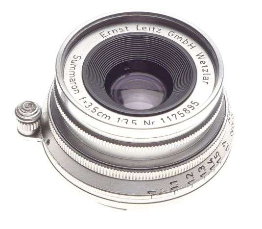 Mint- f3.5 Summaron coated lens f=3.5cm with hood and Leica caps 3.5/35mm wide