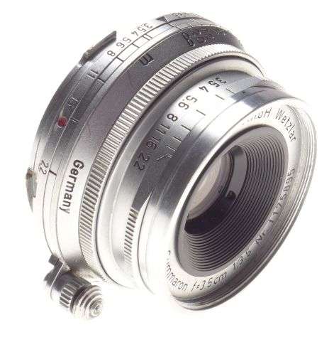 Mint- f3.5 Summaron coated lens f=3.5cm with hood and Leica caps 3.5/35mm wide