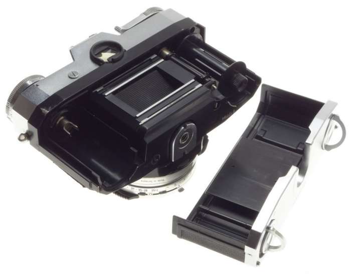 35mm CONTAFLEX ZEISS IKON FILM CAMERA CASED COMPUR-SYNCHRO SHUTTER TESSAR 2.8/50