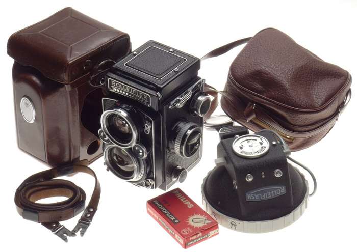 Rolleiflex 2.8 TLR camera Zeiss Planar 2.8/80mm lens case strap flash dream kit