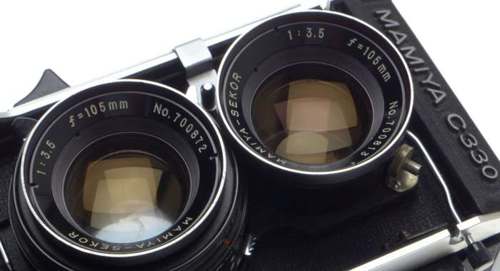 MAMIYA C330 PROFFESSIONAL 6x6 BLUE 3.5/105mm SEKOR LENS TLR MEDIUM FORMAT CAMERA