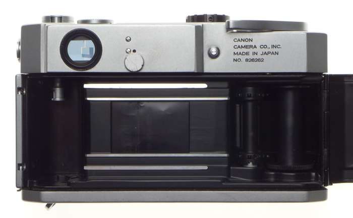 CANON Model 7 rangefinder chrome 35mm camera body only ready for 0.95/50mm lens