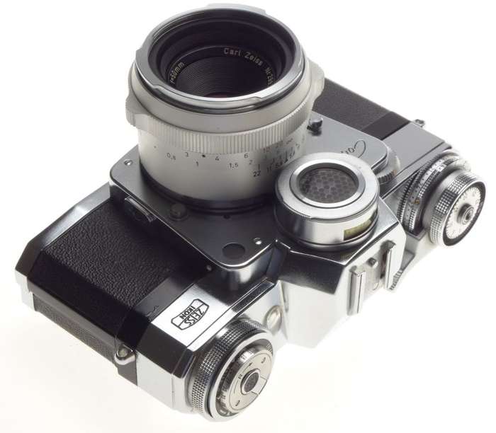 ZEISS CONTAREX Bullseye SLR 35mm chrome film camera Tessar 1:2.8/50mm lens cased