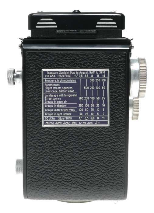 Rolleicord TLR camera Schneider Xenar 3.5/75 twin caps in leather case