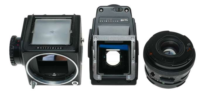 Hasselblad 500 C/M black 6x6 Zeiss Planar 2.8/80 T lens 80/80 hood PME45 finder Excellent