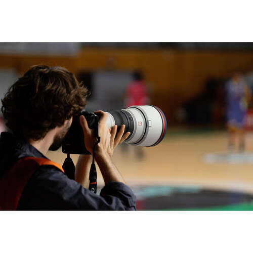 Sony FE 300mm f/2.8 GM OSS Lens