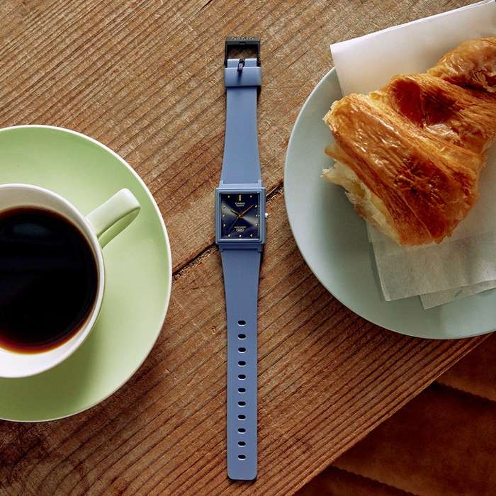 Casio Women's Digital Edgy Retro Watch (MQ-38UC-2A2ER)