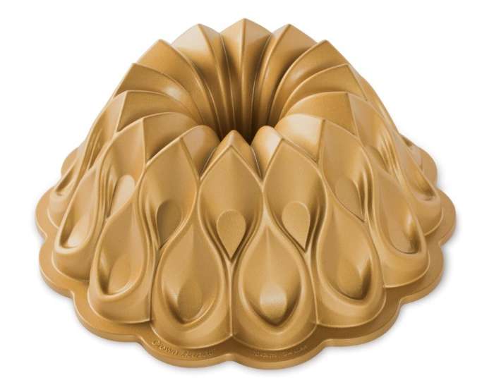 Nordic Ware Crown Bundt Pan (91777)