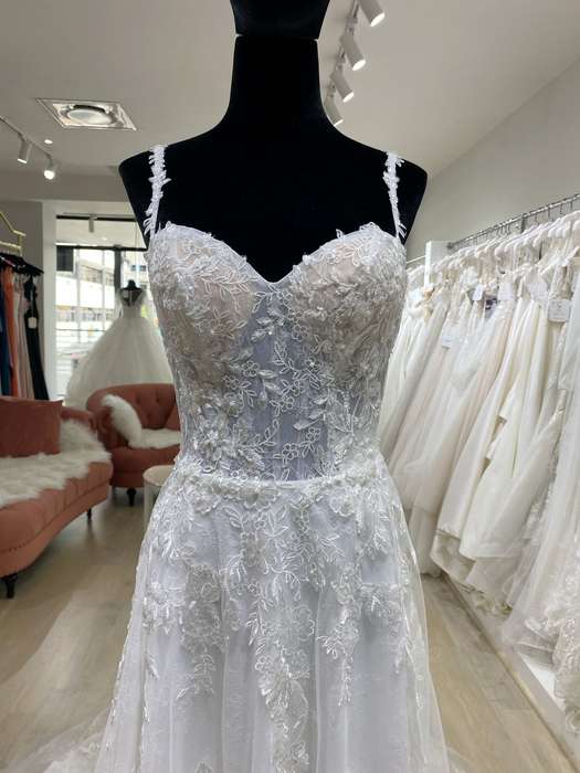 (Rental) Pauline , Lace detailed white tulle A-line wedding dress.