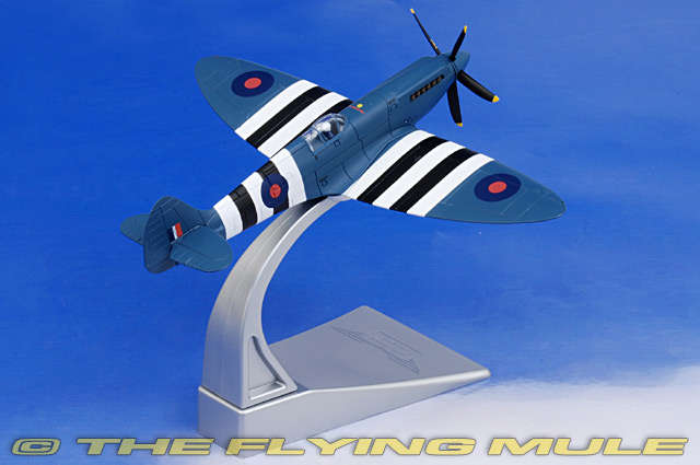 Corgi AA38702 - Spitfire PR.Mk XIX Diecast Model, RAF BBMF, PM631, RAF  Coningsby, England, 2009