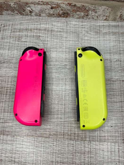Nintendo Switch Joy-con controller set (PreOwned)