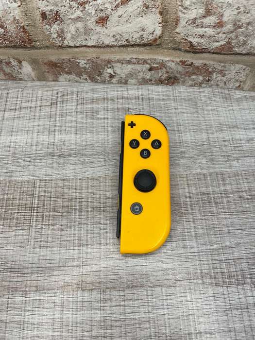 Right Joycon for Nintendo Switch (PreOwned)
