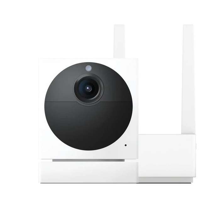 Wyze Cam Outdoor V2 Starter Bundle (Includes Base Station + 1 camera)