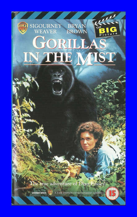 VHS CASSETTE  -  GORILLAS IN THE MIST (SIGOURNEY WEAVER)