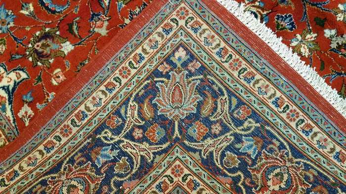 Persian Isfahan Carpet 292cm x 202cm Hand Knotted