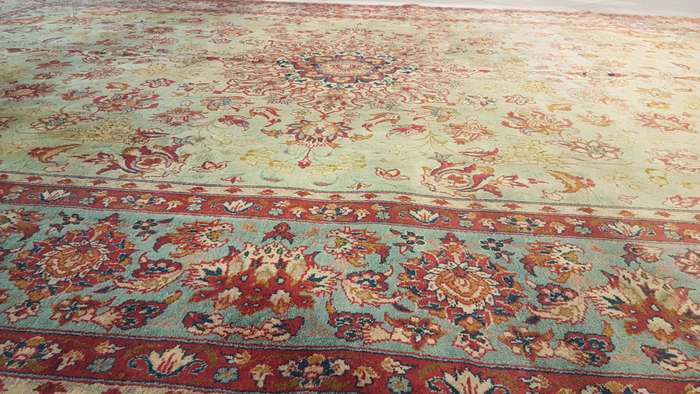 Persian Isfahan Carpet 240cm x 340cm Hand Knotted
