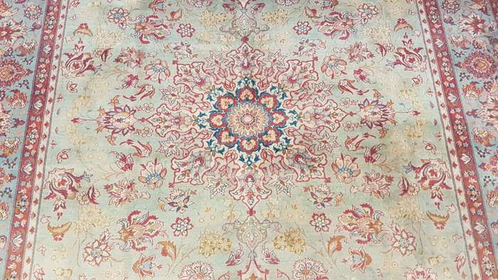 Persian Isfahan Carpet 240cm x 340cm Hand Knotted